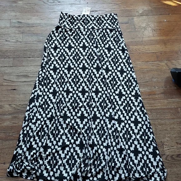 Dress and skirt - Picture 7 of 11